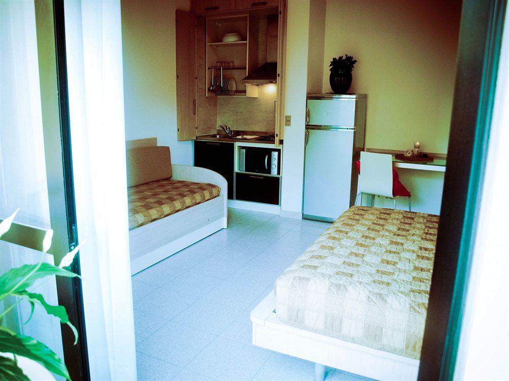 Residence Internazionale Римини Екстериор снимка